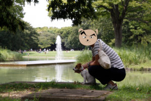 代々木公園内噴水前の子犬テバちゃんとテバdaddy